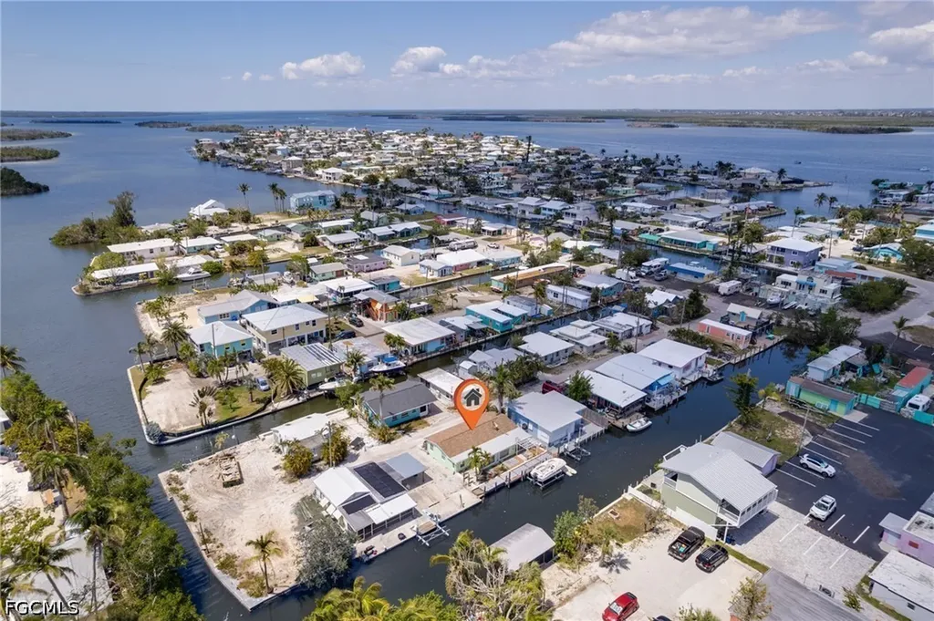 2647 Pine Street Matlacha FL 33993