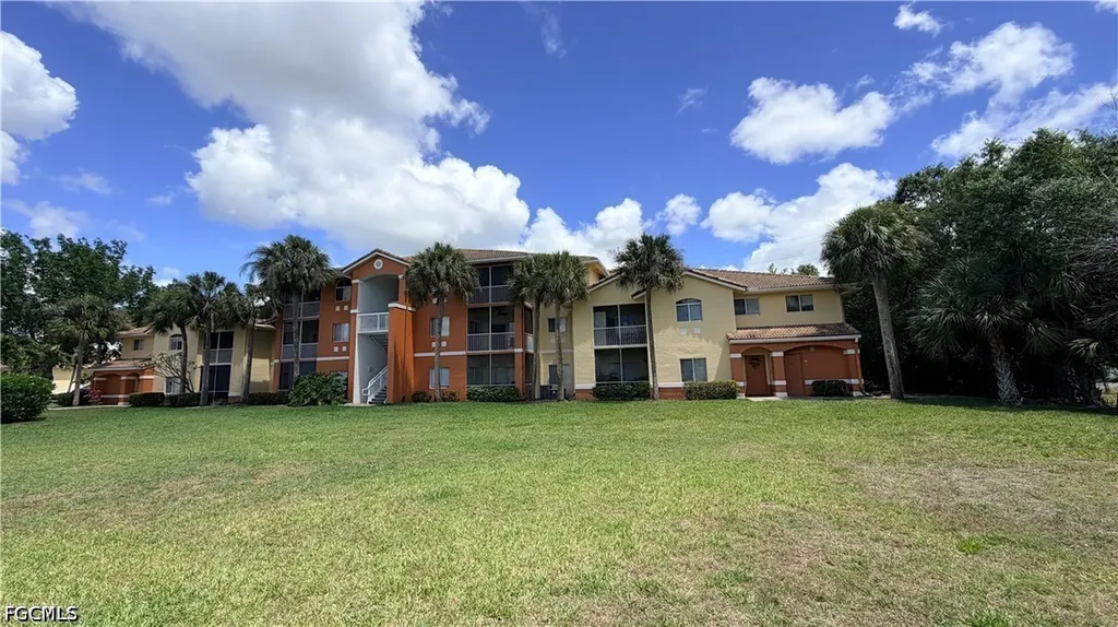 6490 Aragon Way Fort Myers FL 33966