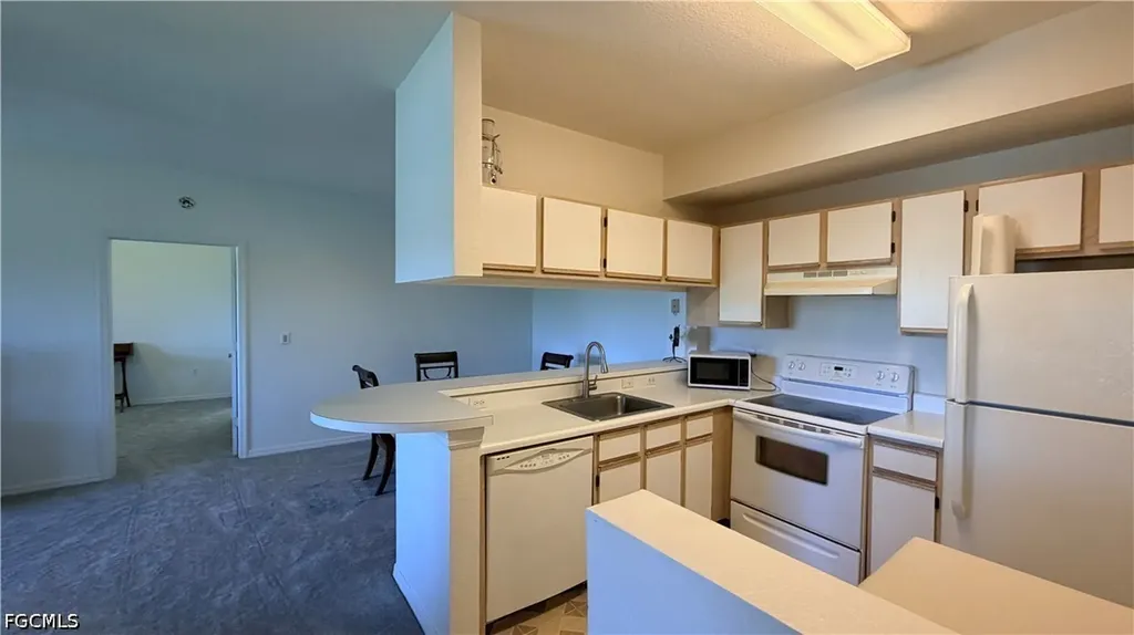 6490 Aragon Way Fort Myers FL 33966