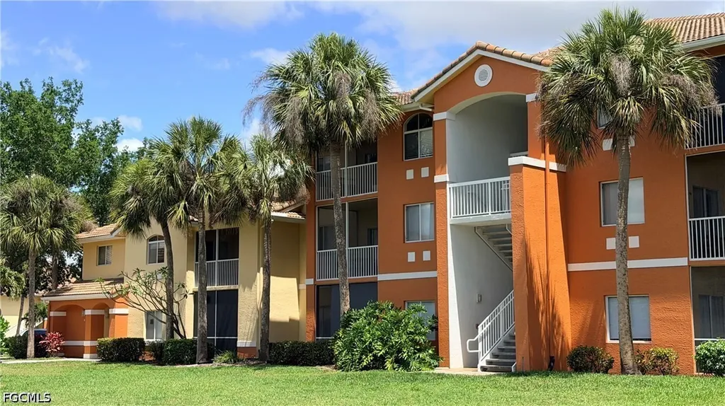 6490 Aragon Way Fort Myers FL 33966