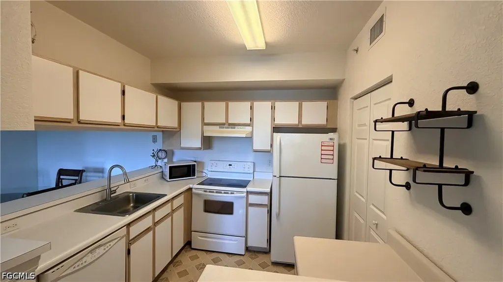6490 Aragon Way Fort Myers FL 33966
