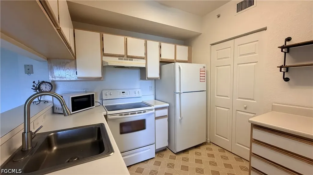 6490 Aragon Way Fort Myers FL 33966