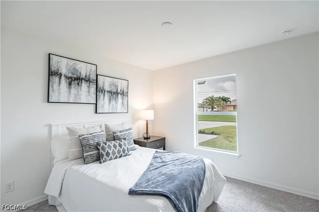 3574 NE 9th Avenue Cape Coral FL 33909