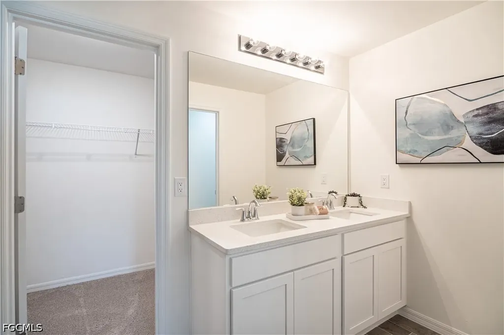 3574 NE 9th Avenue Cape Coral FL 33909