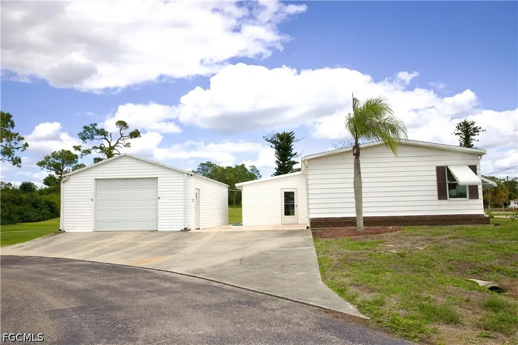 19400 Pony Lane North Fort Myers FL 33903