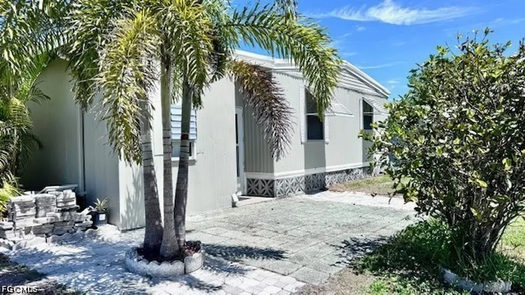 5512 Salem Lane North Fort Myers FL 33917