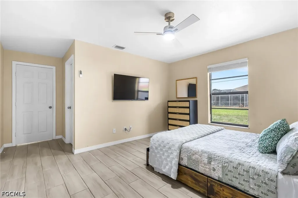 930 SW 34th Street Cape Coral FL 33914