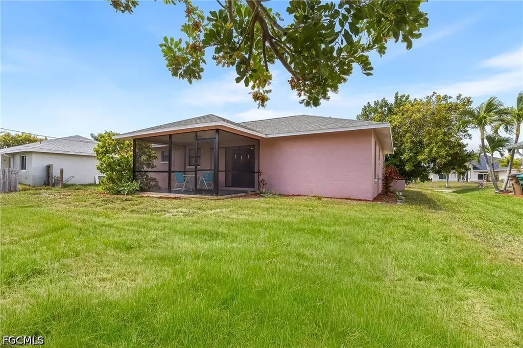 930 SW 34th Street Cape Coral FL 33914
