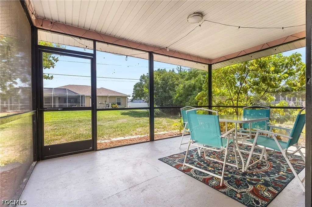 930 SW 34th Street Cape Coral FL 33914