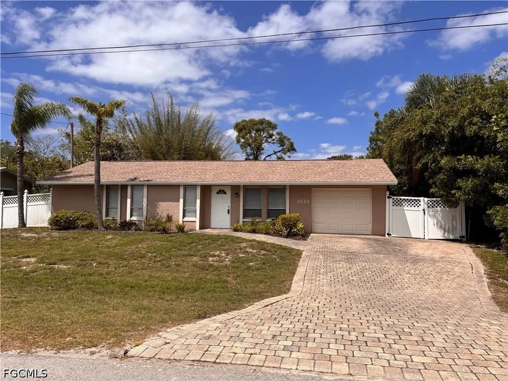 1933 Flamingo Drive North Fort Myers FL 33991