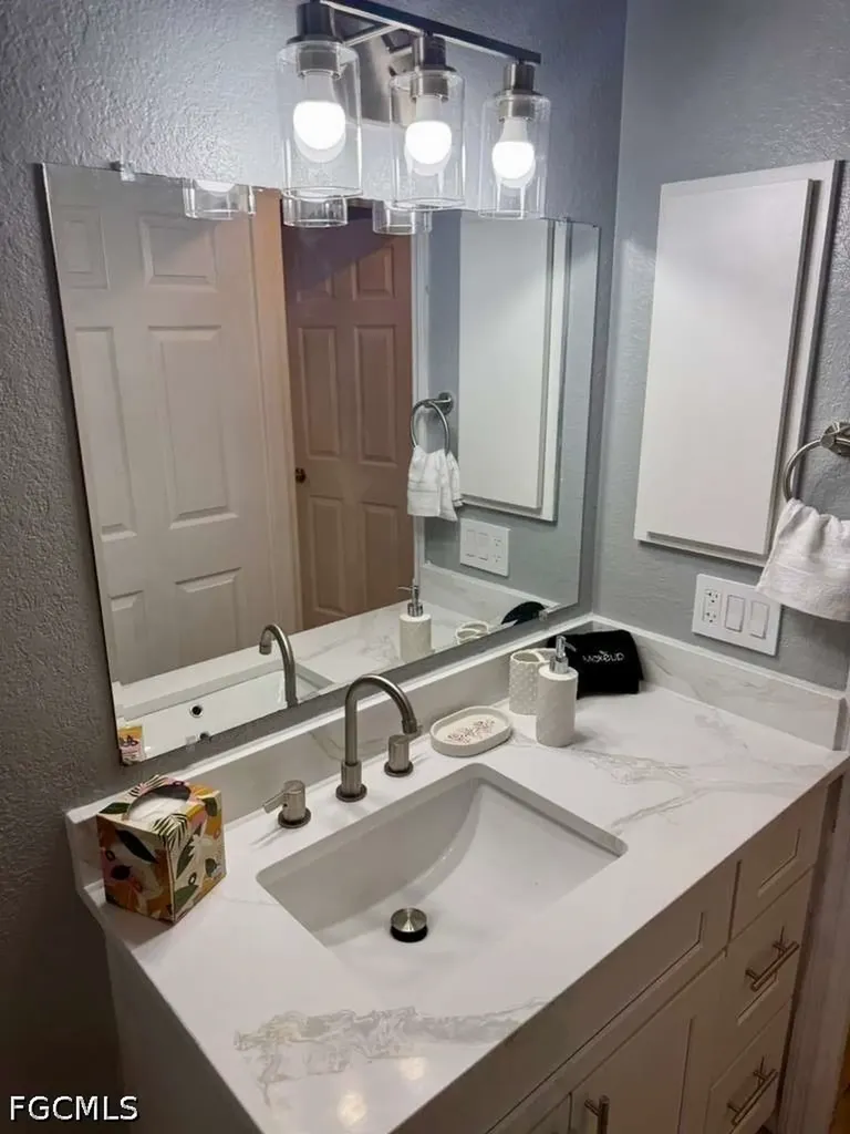 930 SW 34th Street Cape Coral FL 33914