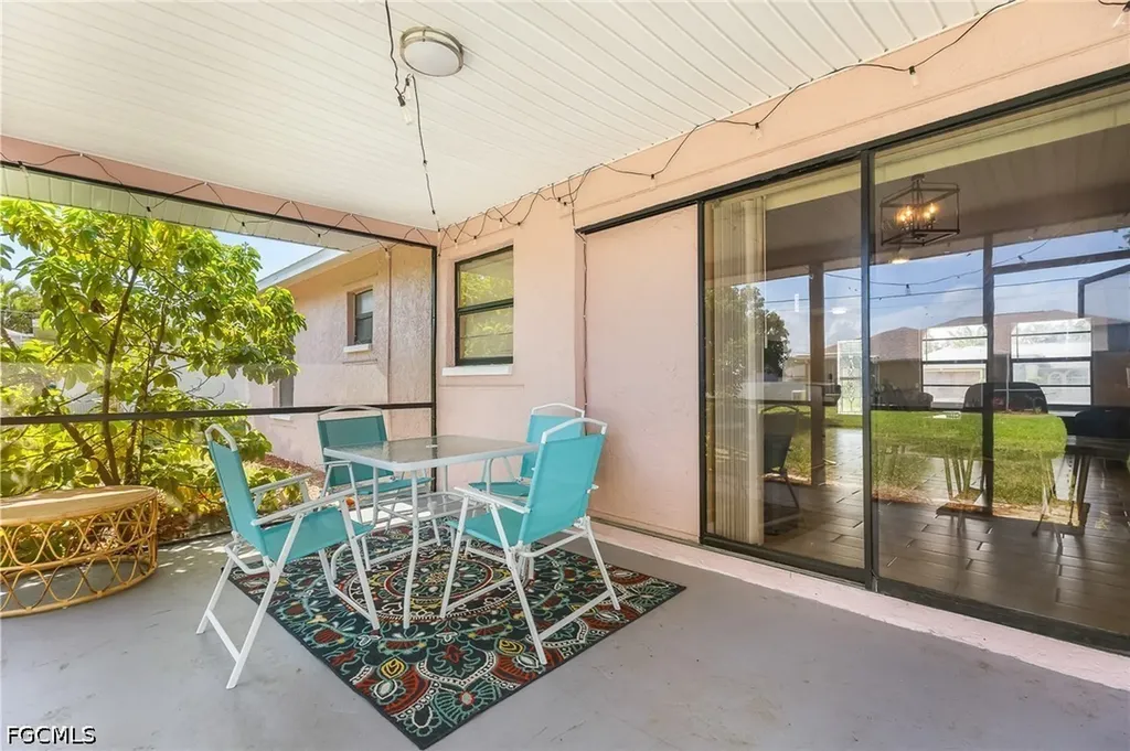 930 SW 34th Street Cape Coral FL 33914