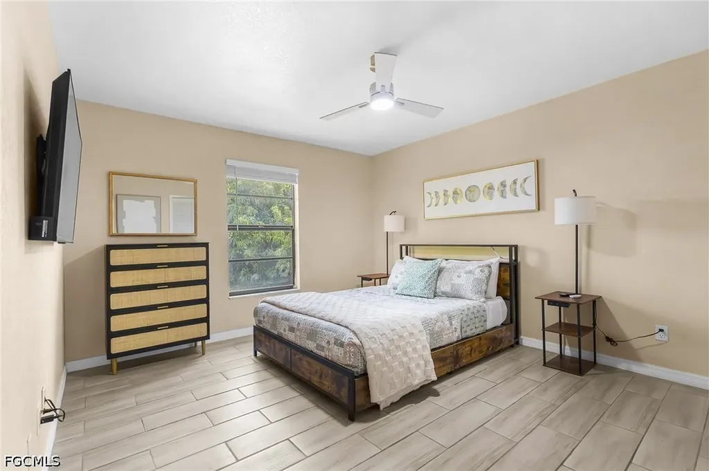 930 SW 34th Street Cape Coral FL 33914