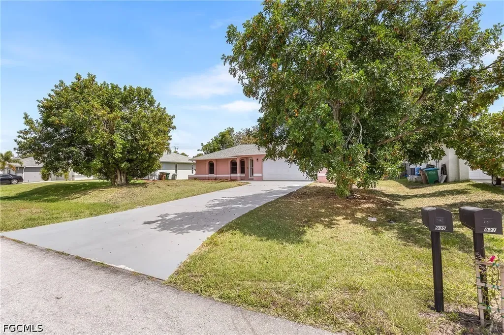 930 SW 34th Street Cape Coral FL 33914
