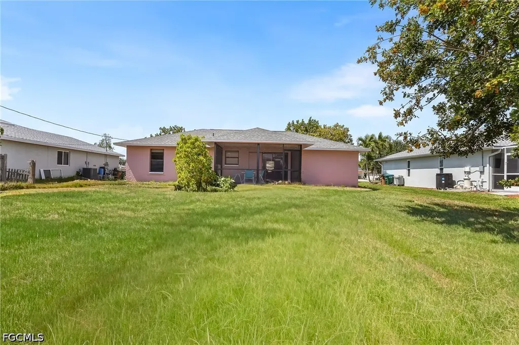 930 SW 34th Street Cape Coral FL 33914