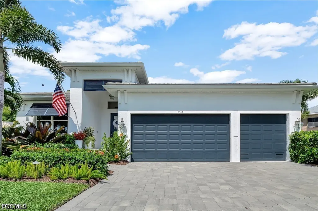 8517 S Lake Circle Fort Myers FL 33908
