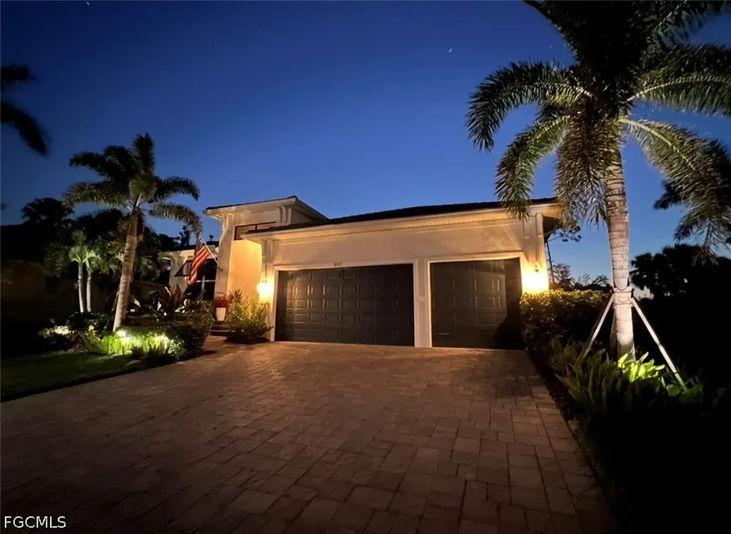 8517 S Lake Circle Fort Myers FL 33908