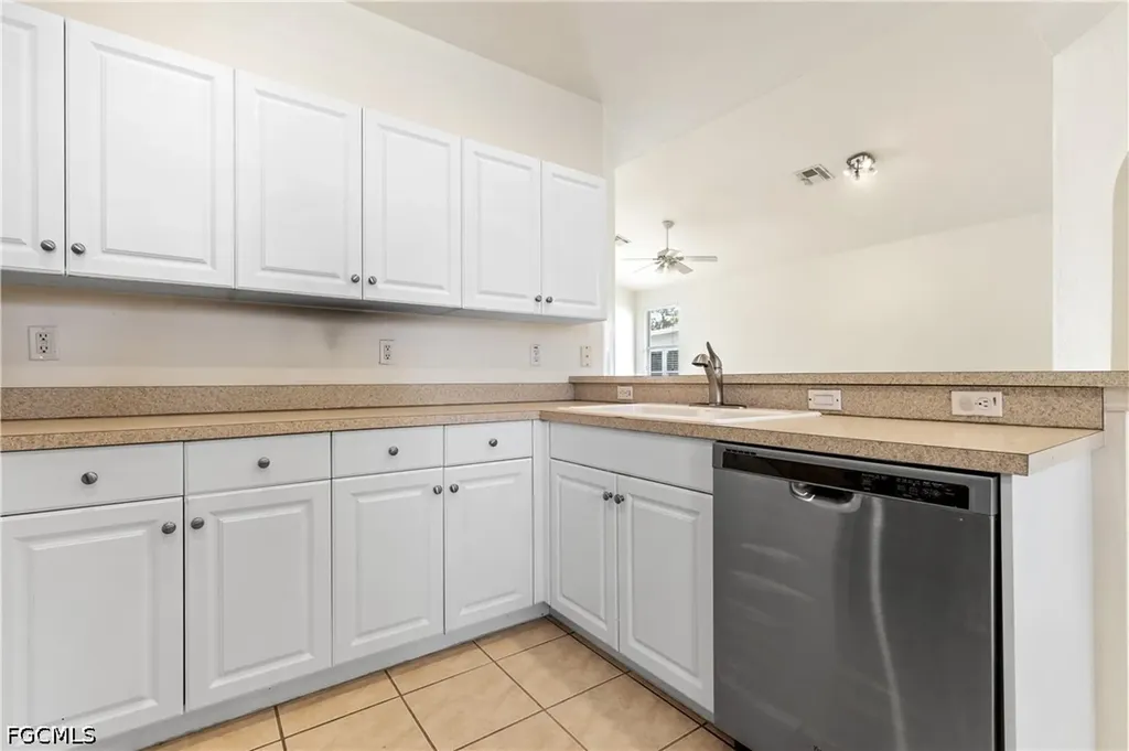 4280 Avian Avenue Fort Myers FL 33916