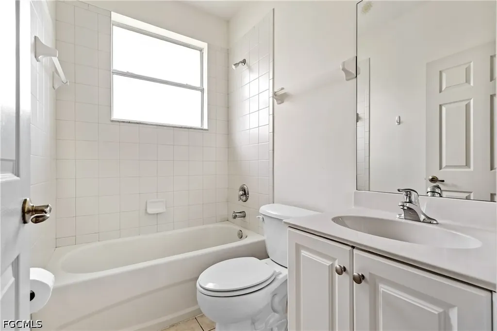 4280 Avian Avenue Fort Myers FL 33916