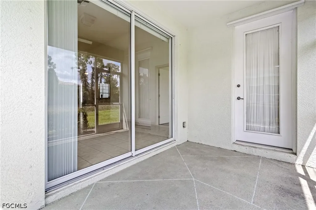 4280 Avian Avenue Fort Myers FL 33916