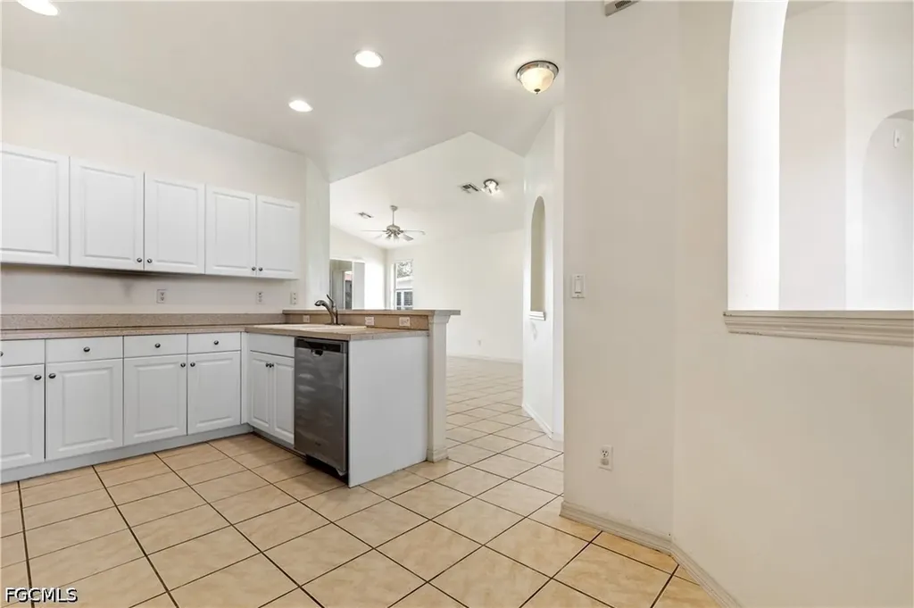 4280 Avian Avenue Fort Myers FL 33916