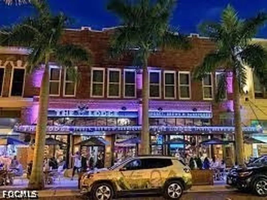 2590 1st Street Fort Myers FL 33901