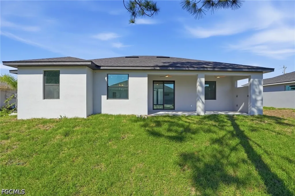 431 Palmyra Avenue Lehigh Acres FL 33974