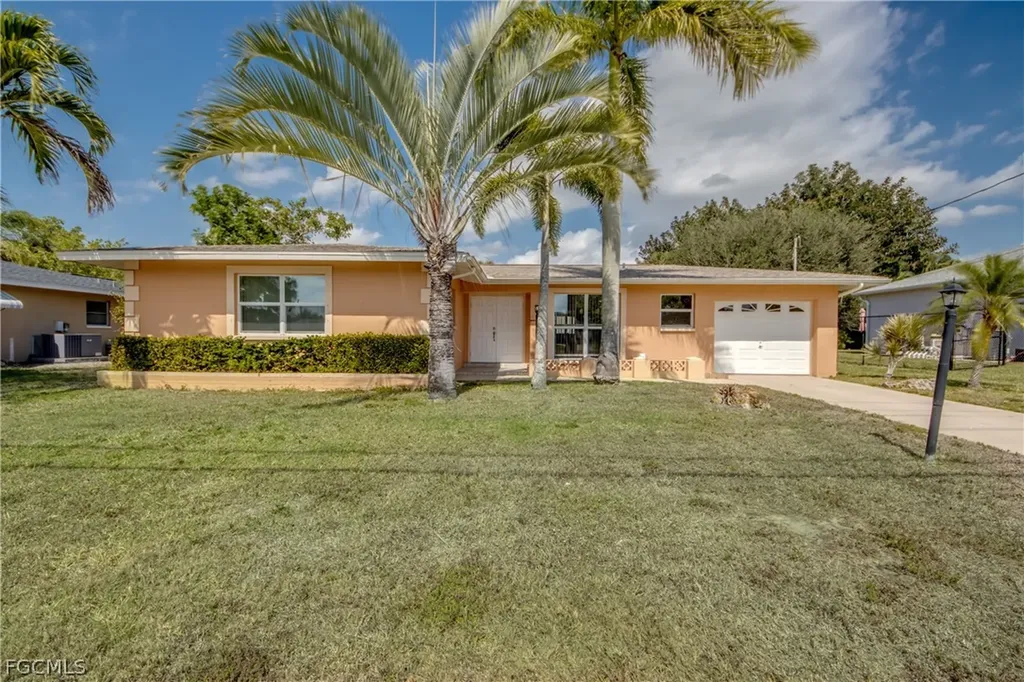 4156 Country Club Boulevard SE Cape Coral FL 33904