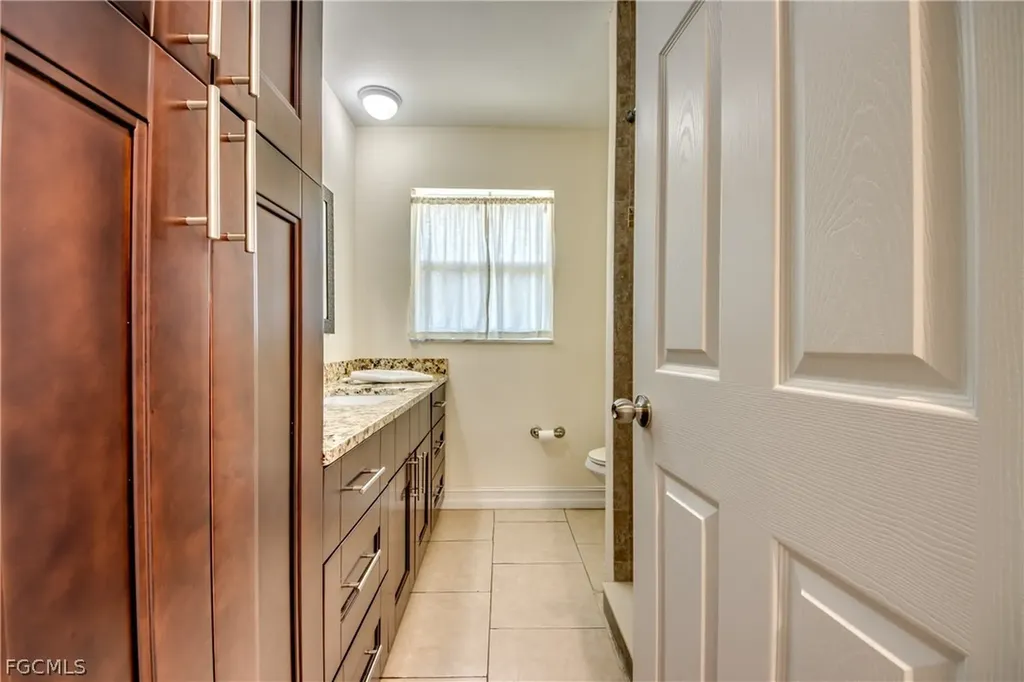 4156 Country Club Boulevard SE Cape Coral FL 33904