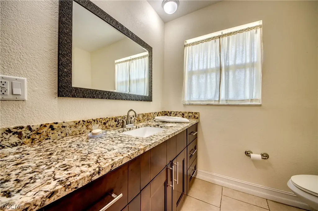 4156 Country Club Boulevard SE Cape Coral FL 33904