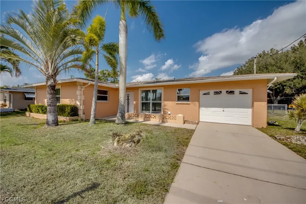 4156 Country Club Boulevard SE Cape Coral FL 33904