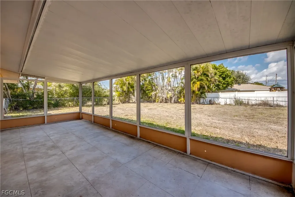4156 Country Club Boulevard SE Cape Coral FL 33904