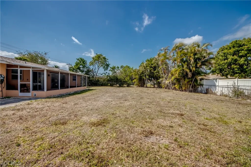 4156 Country Club Boulevard SE Cape Coral FL 33904