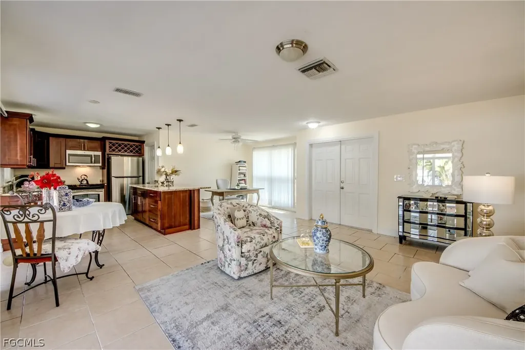 4156 Country Club Boulevard SE Cape Coral FL 33904