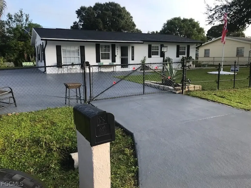 Fort Myers FL, 4953 Sherry Street