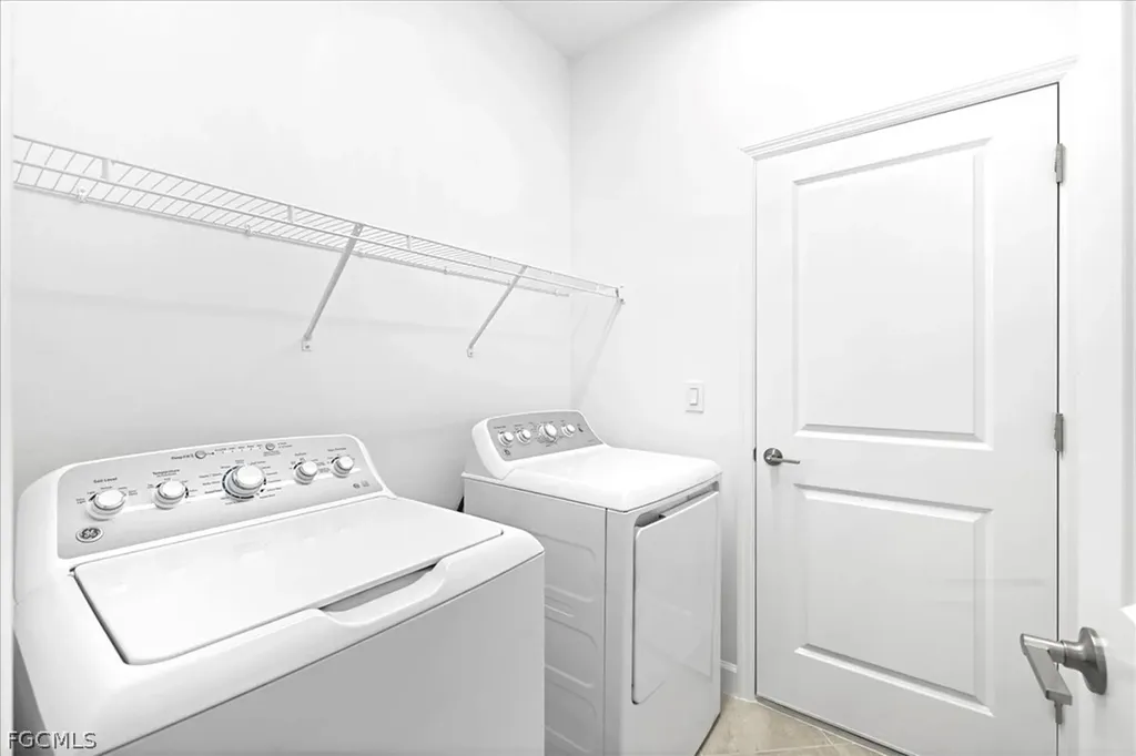 20524 Cooperhead Lehigh Acres FL 33936