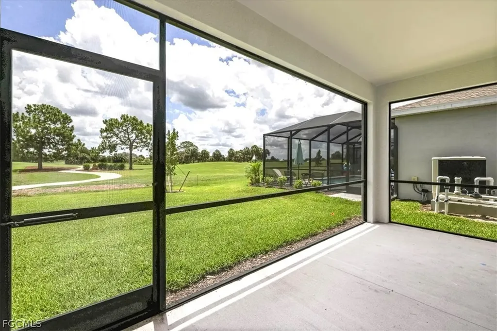 20524 Cooperhead Lehigh Acres FL 33936