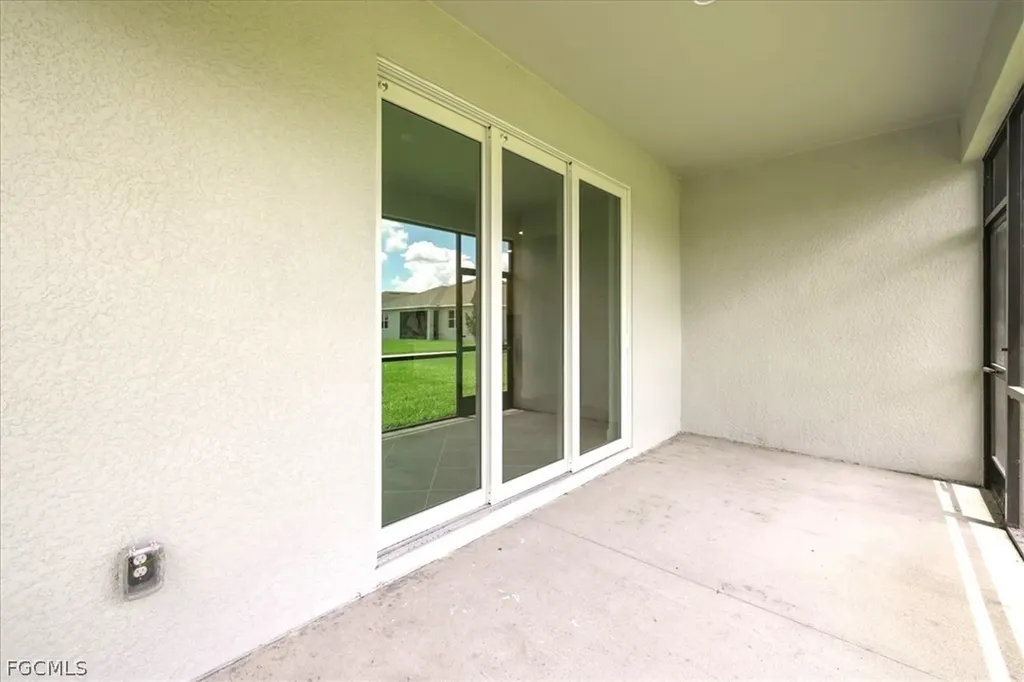 20524 Cooperhead Lehigh Acres FL 33936