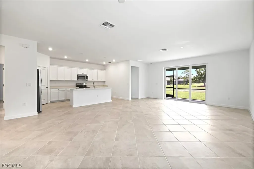 20524 Cooperhead Lehigh Acres FL 33936