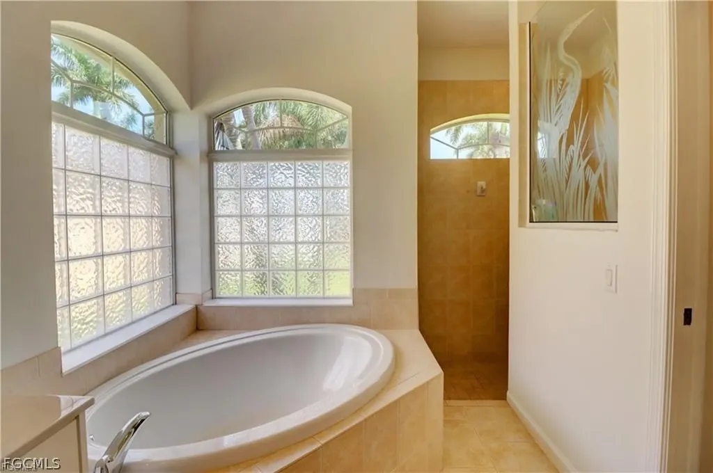 2216 SW 43rd Lane Cape Coral FL 33914