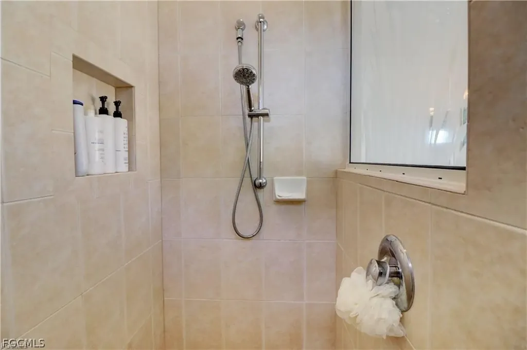 2216 SW 43rd Lane Cape Coral FL 33914