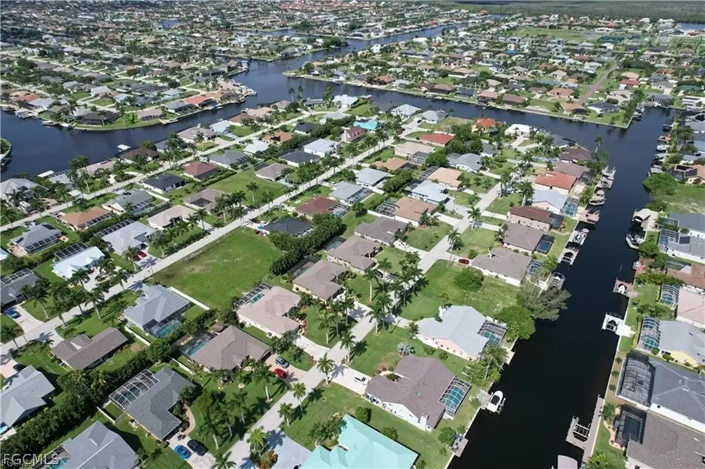 2216 SW 43rd Lane Cape Coral FL 33914