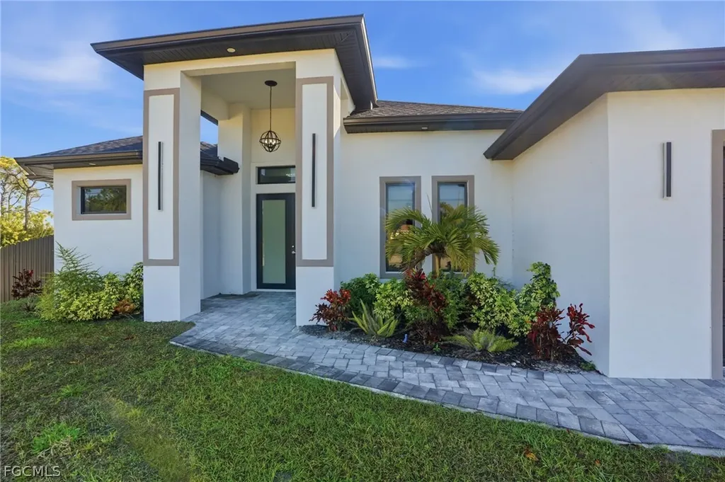 2919 El Dorado Boulevard N Cape Coral FL 33993