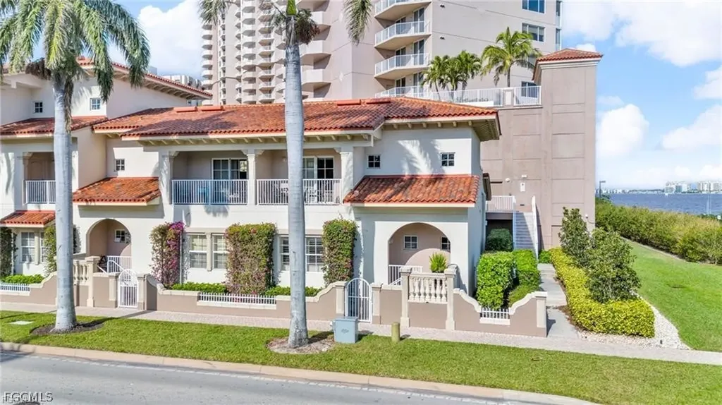 2080 W 1st Street Fort Myers FL 33901