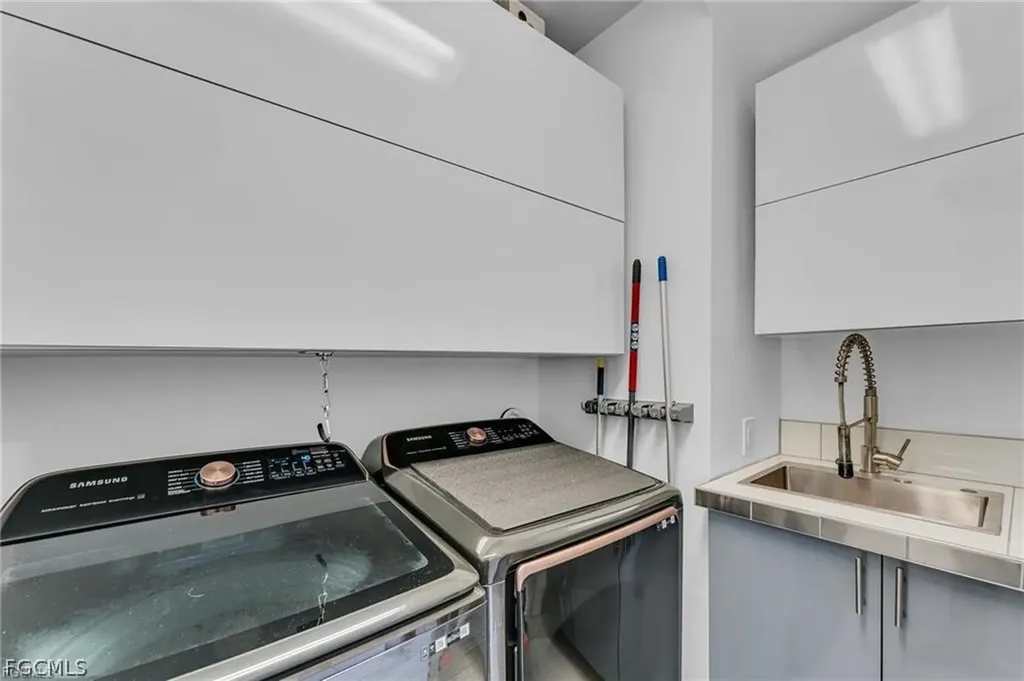 2080 W 1st Street Fort Myers FL 33901