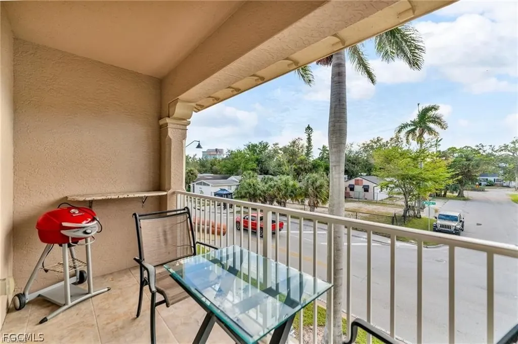 2080 W 1st Street Fort Myers FL 33901