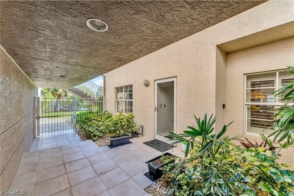 2080 W 1st Street Fort Myers FL 33901