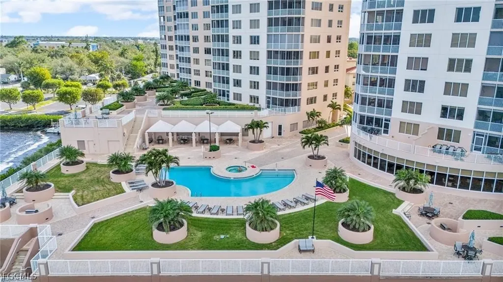 2080 W 1st Street Fort Myers FL 33901