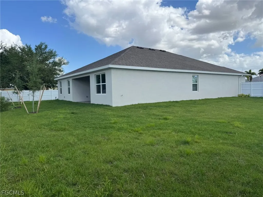 1621 NW 9th Terrace Cape Coral FL 33993