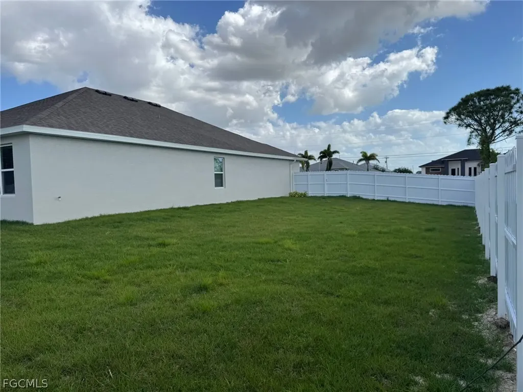 1621 NW 9th Terrace Cape Coral FL 33993